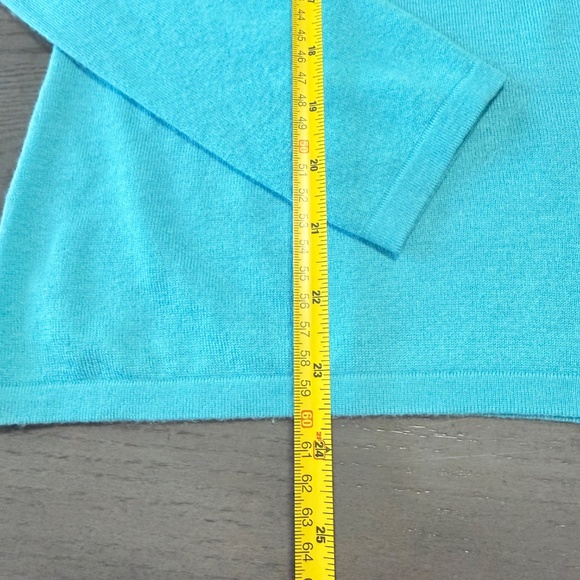 Saks Fifth Avenue Women’s Silk/ Cashmere turquoise Pullover Sweater Size M - Picture 4 of 7
